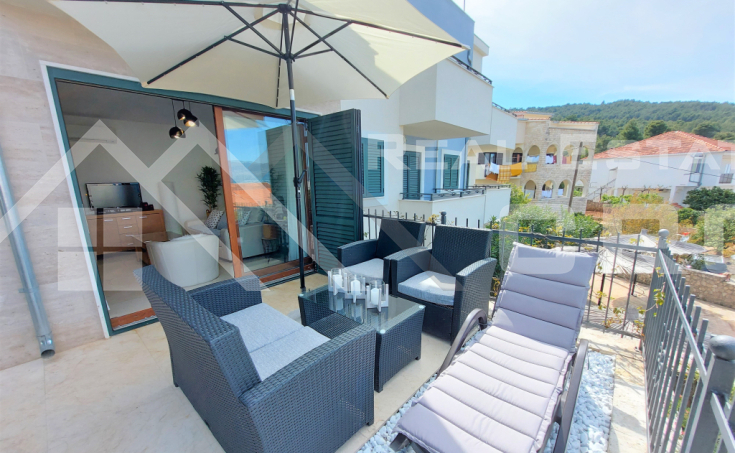 Čiovo Real Estate - Two-bedroom apartment with a large covered terrace and a swim (9)