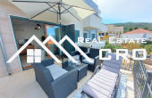 Čiovo Real Estate - Two-bedroom apartment with a large covered terrace and a swim (9)