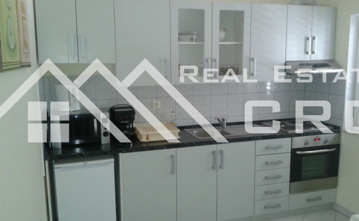 Two bedroom apartment on a very attractive location on Brac island, for sale (1)