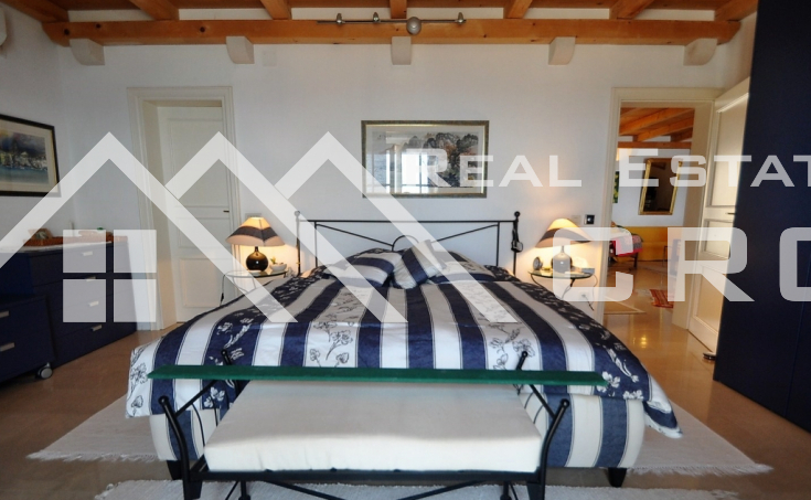 Villa in the first line to the sea for sale, Brac island (10)