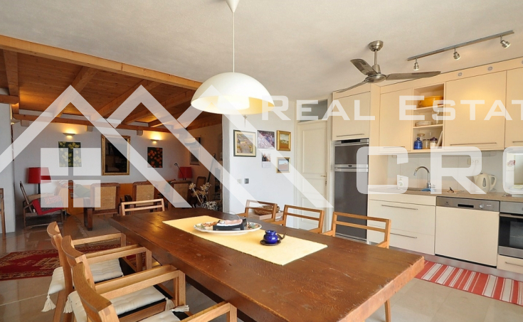 Villa in the first line to the sea for sale, Brac island (2)