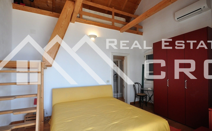 Villa in the first line to the sea for sale, Brac island (4)