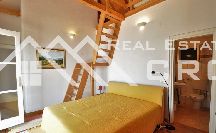 Villa in the first line to the sea for sale, Brac island (5)