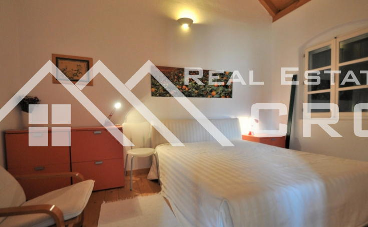Villa in the first line to the sea for sale, Brac island (7)
