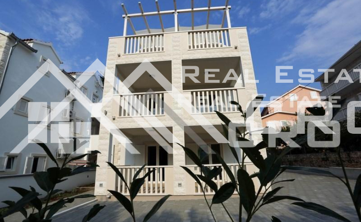 Three-apartments-for-sale-in-Supetar-on-Brac