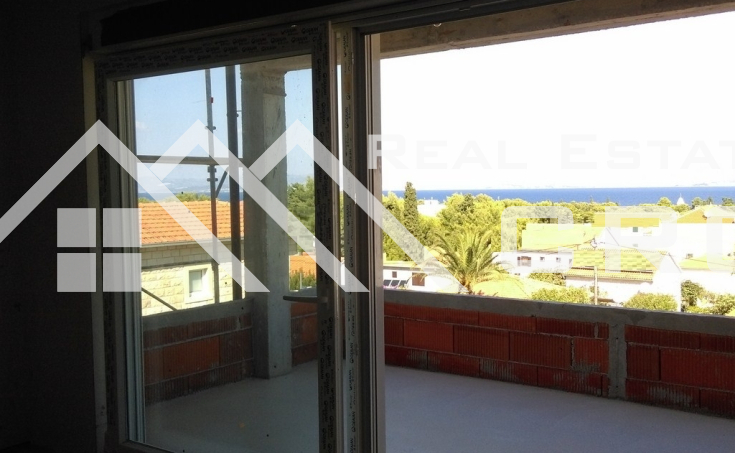 Nekretnine Brac - Dvosoban apartman s pogledom na more, na prodaju, Supetar, Brač