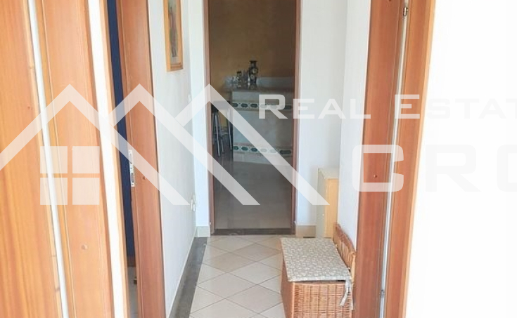 Apartman s lijepim pogledom na more u Bolu (8)