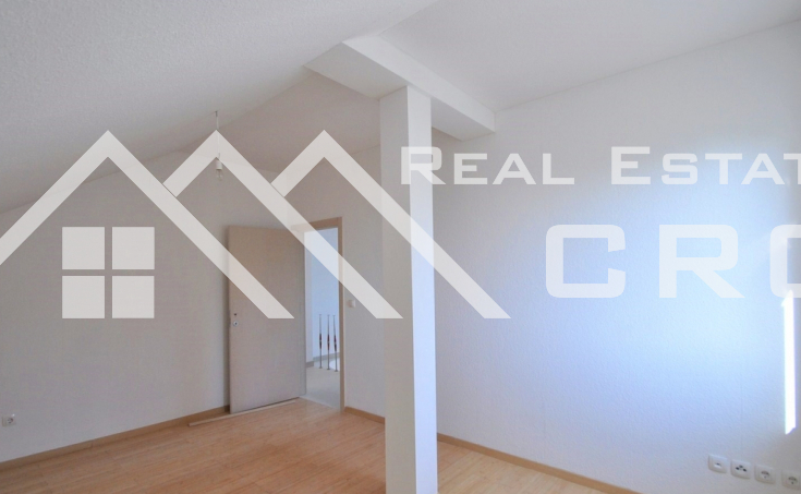 Three bedroom apartment on attractive location, for sale, Bol, Brac island (11)