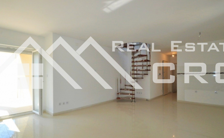 Three bedroom apartment on attractive location, for sale, Bol, Brac island (3)