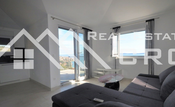 Apartment in a very attractive location in Ciovo (2)