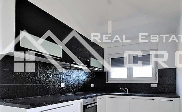 Apartment in a very attractive location in Ciovo (3)