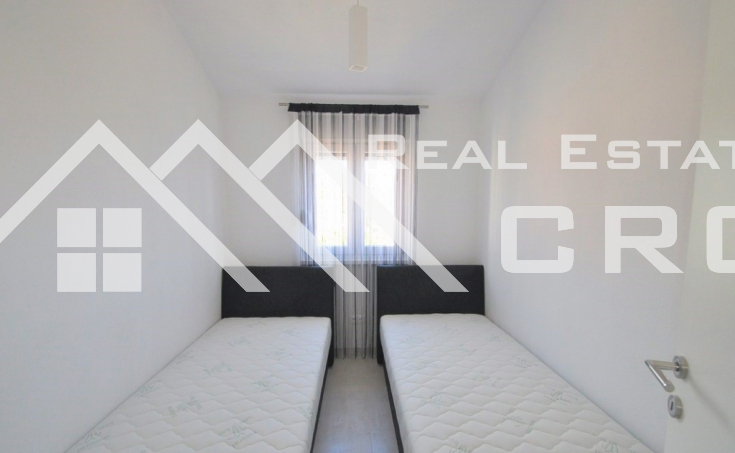 Apartment in a very attractive location in Ciovo (9)