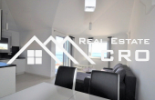 Apartment in a very attractive location in Ciovo (4)