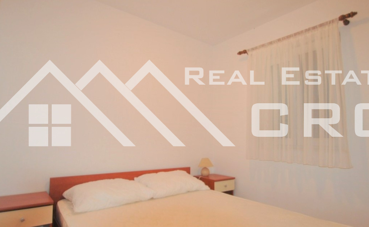 Three bedroom apartment for sale, attractive location in Bol, Brac island (4)