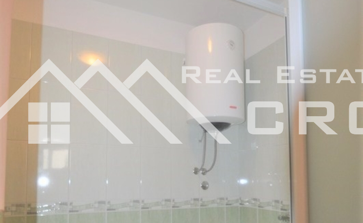 Three bedroom apartment for sale, attractive location in Bol, Brac island (5)