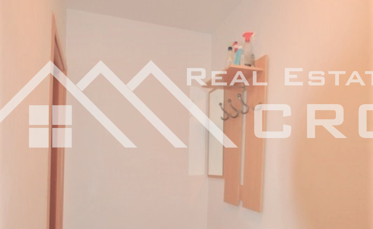 Three bedroom apartment for sale, attractive location in Bol, Brac island (6)