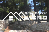 Spacious apartment house on a large plot just above a beach, Omis surroundings, for sale (2)