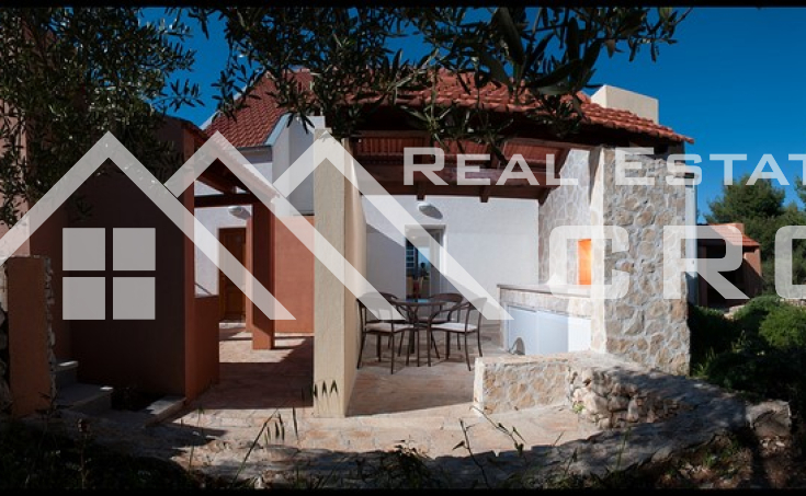 Two bedroom apartment with beautiful sea view, for sale in Sutivan, Brac (8)