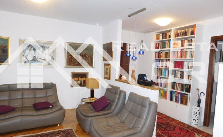 Nicely decorated two bedroom flat for sale in the centre of Split (9)