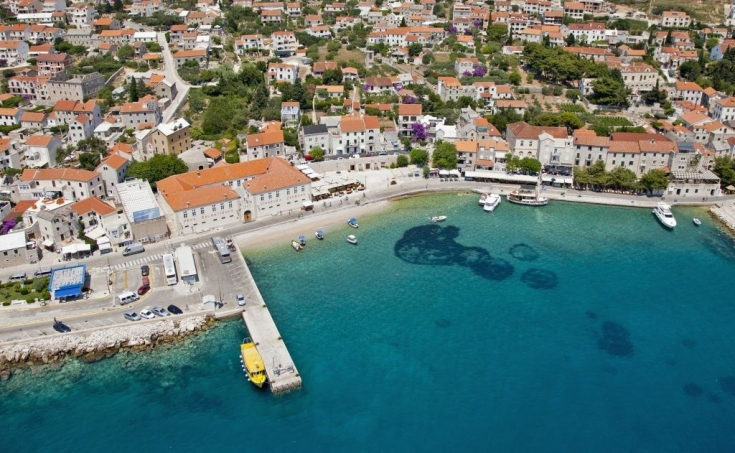 Newbuilt apartments in very attractive location in Bol (1)