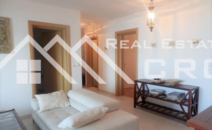 Three bedroom apartment for sale on attractive location in Okrug, Ciovo island (5)