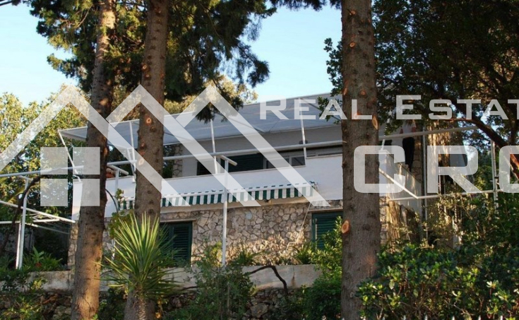 House for sale with courtyard and sea view, surroundings of Trogir (3)
