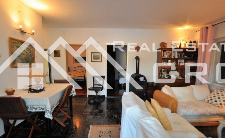 House for sale with courtyard and sea view, surroundings of Trogir (7)