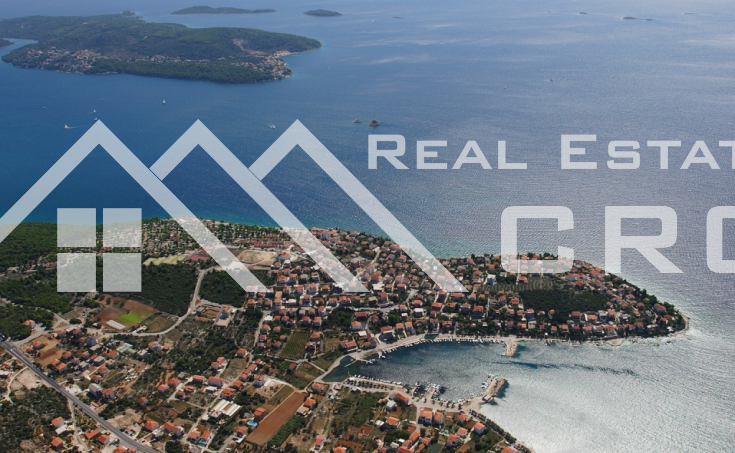 House for sale with courtyard and sea view, surroundings of Trogir (9)