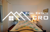House for sale with courtyard and sea view, surroundings of Trogir (4)