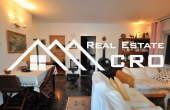 House for sale with courtyard and sea view, surroundings of Trogir (7)