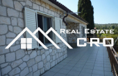 Freestanding house with a sea view for sale, Postira, Brač (7)