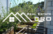 Freestanding house with a sea view for sale, Postira, Brač (8)