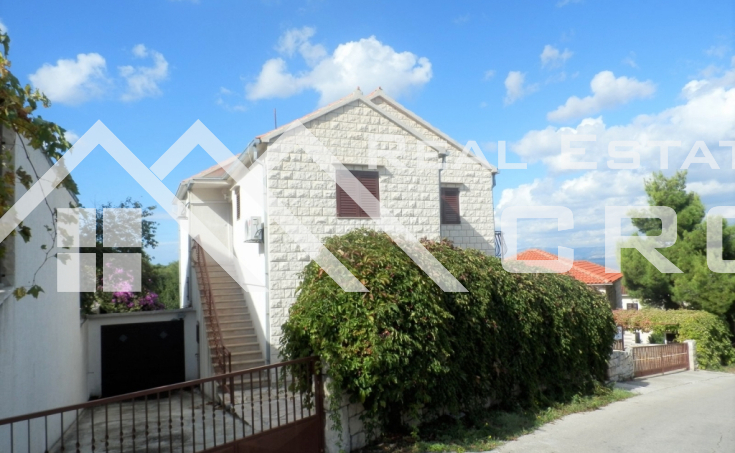 House with sea view for sale, Splitska, Brac (1)