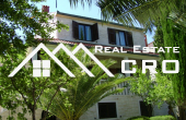 Detached house with beautiful garden and seaview for sale, Brac (4)