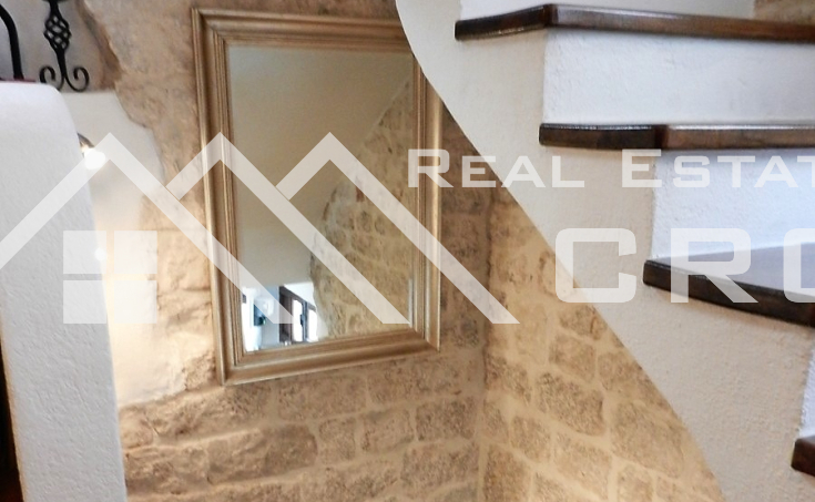 Renovated stone house, Trogir (8)