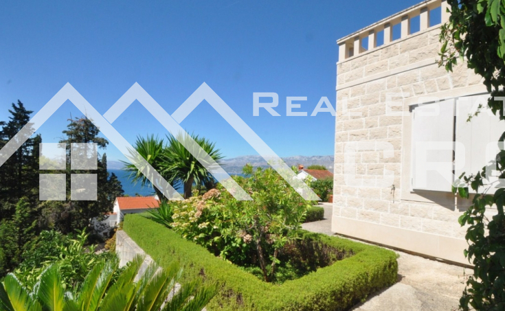 House for sale with beautiful sea view, Postira, Brač (13)