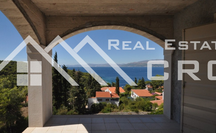 House for sale with beautiful sea view, Postira, Brač (8)