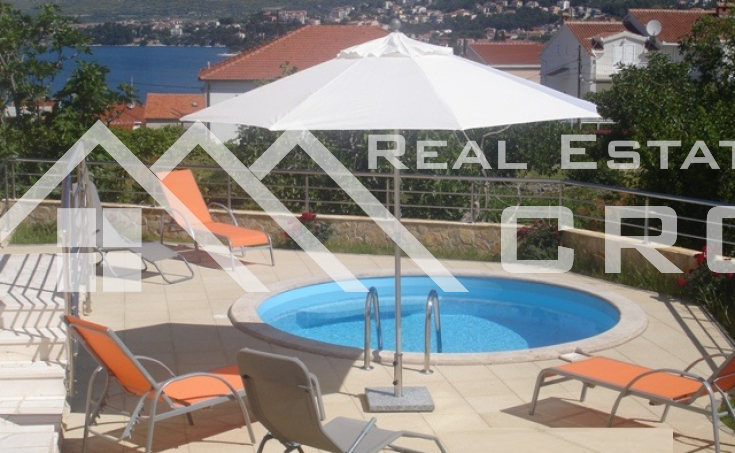 Three bedroom apartment with a pool for sale, Ciovo (1)