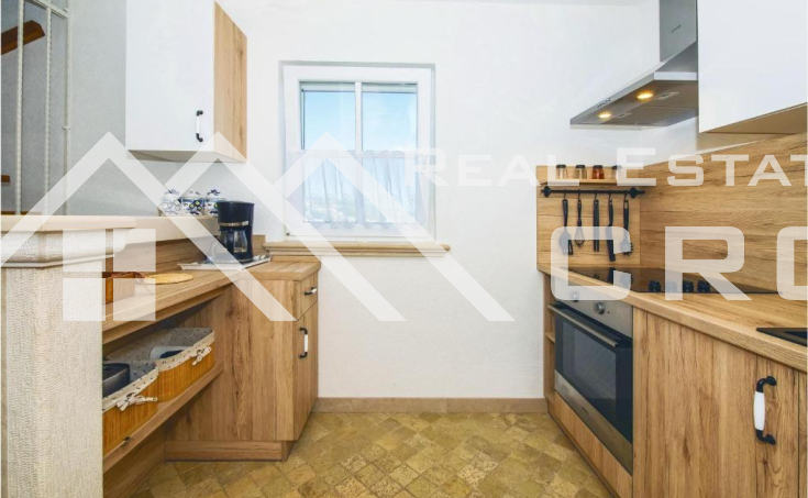 Renovated stone house with a beautiful courtyard, in a quiet environment, for sale (5)