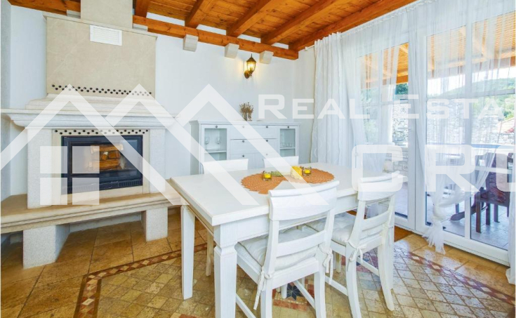Renovated stone house with a beautiful courtyard, in a quiet environment, for sale (6)