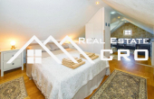 Renovated stone house with a beautiful courtyard, in a quiet environment, for sale (3)