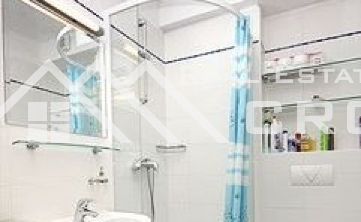 Apartment with sea view for sale, Supetar, Brac (7)