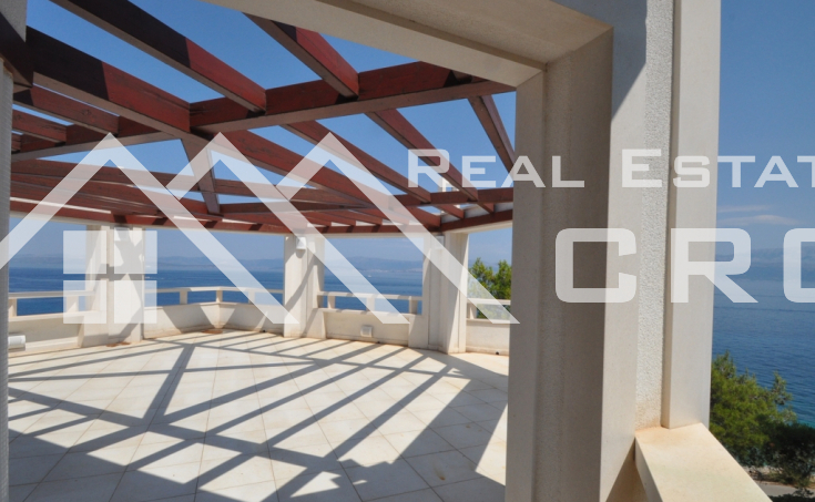 Newbuilt  villa on seafront for sale, Brac  (10)