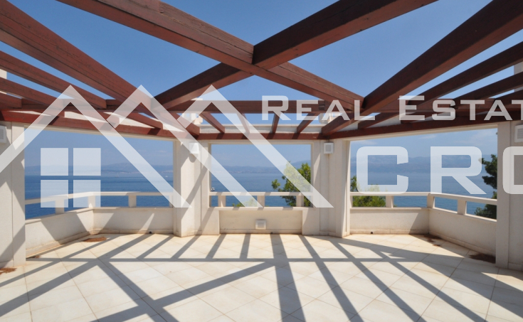 Newbuilt  villa on seafront for sale, Brac  (12)