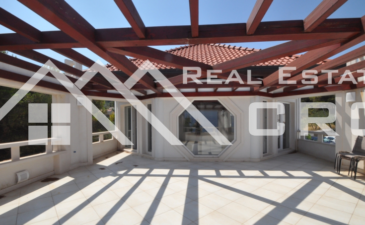 Newbuilt  villa on seafront for sale, Brac  (14)