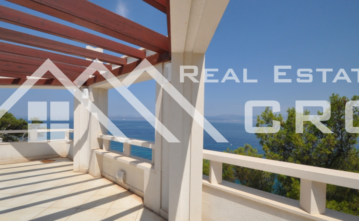 Newbuilt  villa on seafront for sale, Brac  (15)