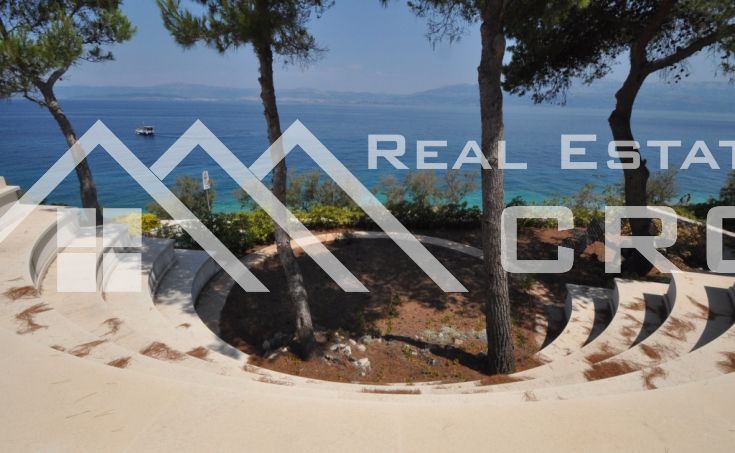 Newbuilt  villa on seafront for sale, Brac  (19)