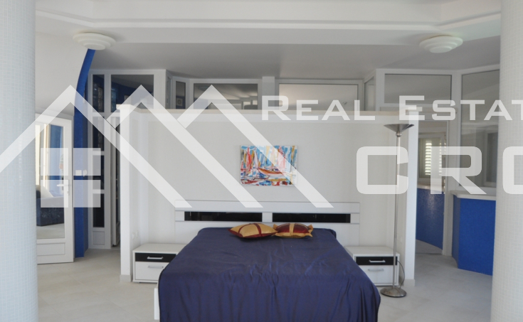 Newbuilt  villa on seafront for sale, Brac  (2)