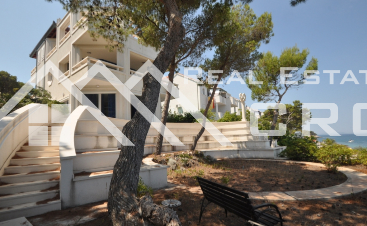 Newbuilt  villa on seafront for sale, Brac  (21)