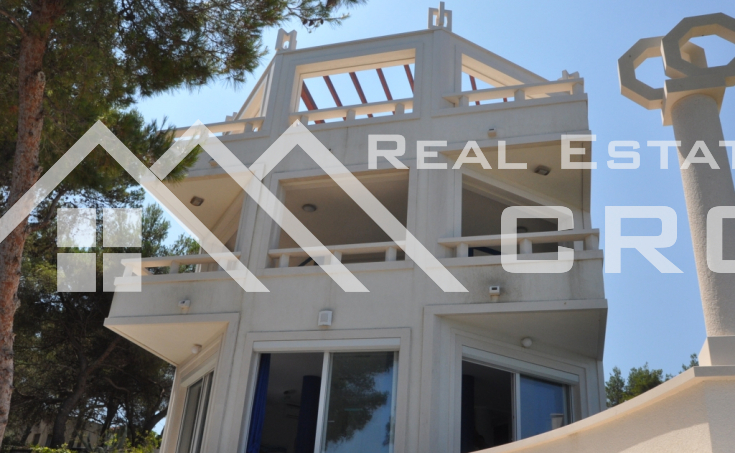 Newbuilt  villa on seafront for sale, Brac  (22)